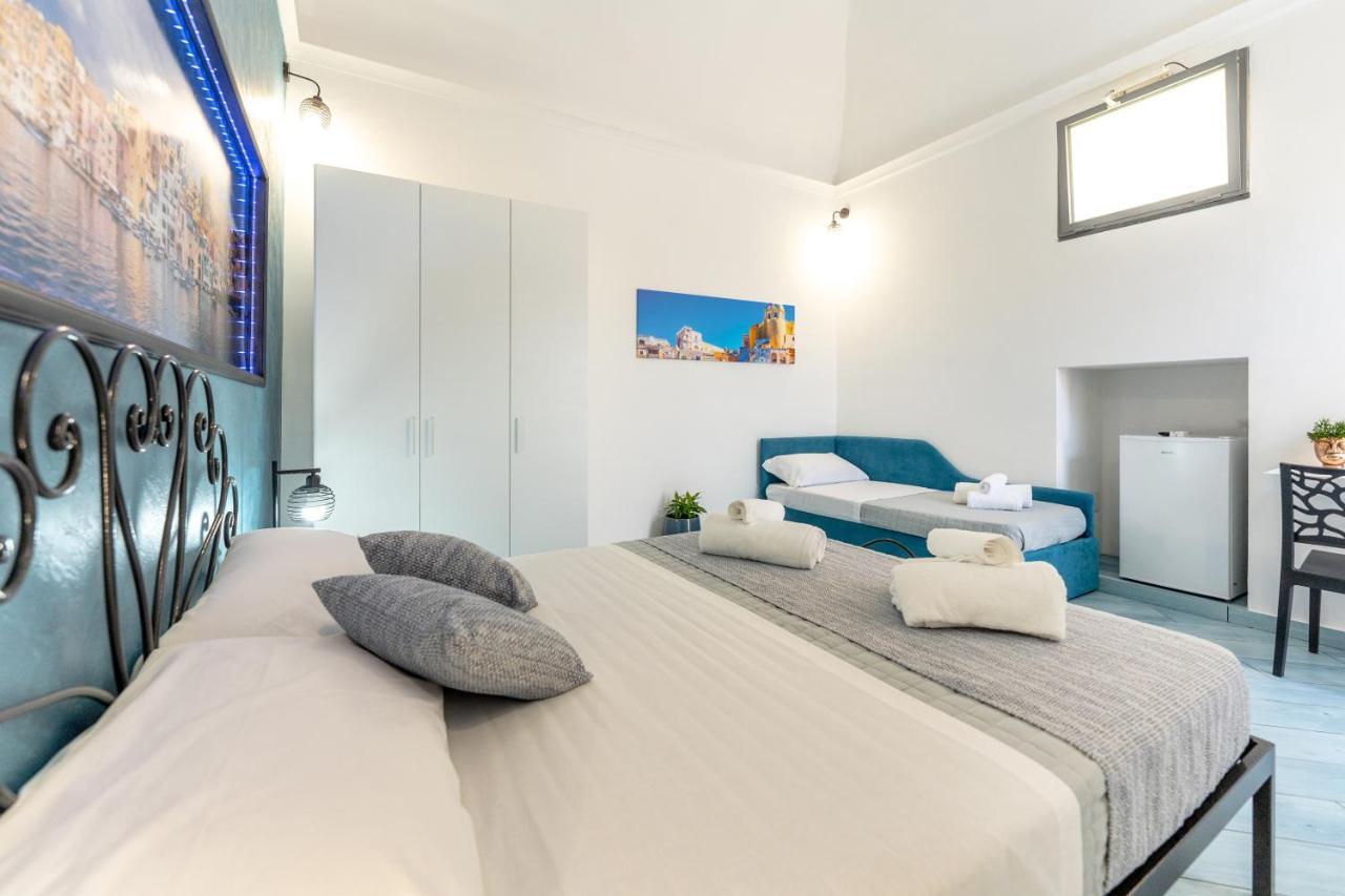 La Casa Del Postino Procida