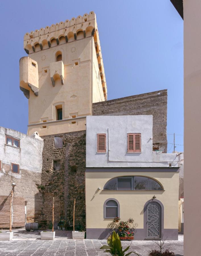 La Casa Del Postino Procida