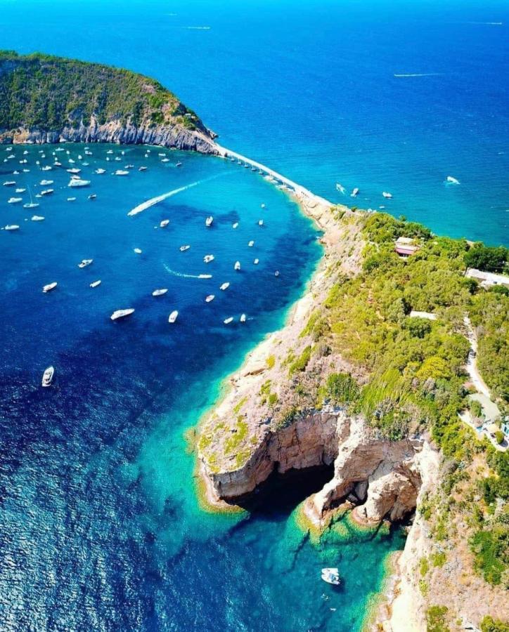 La Casa Del Postino * Procida
